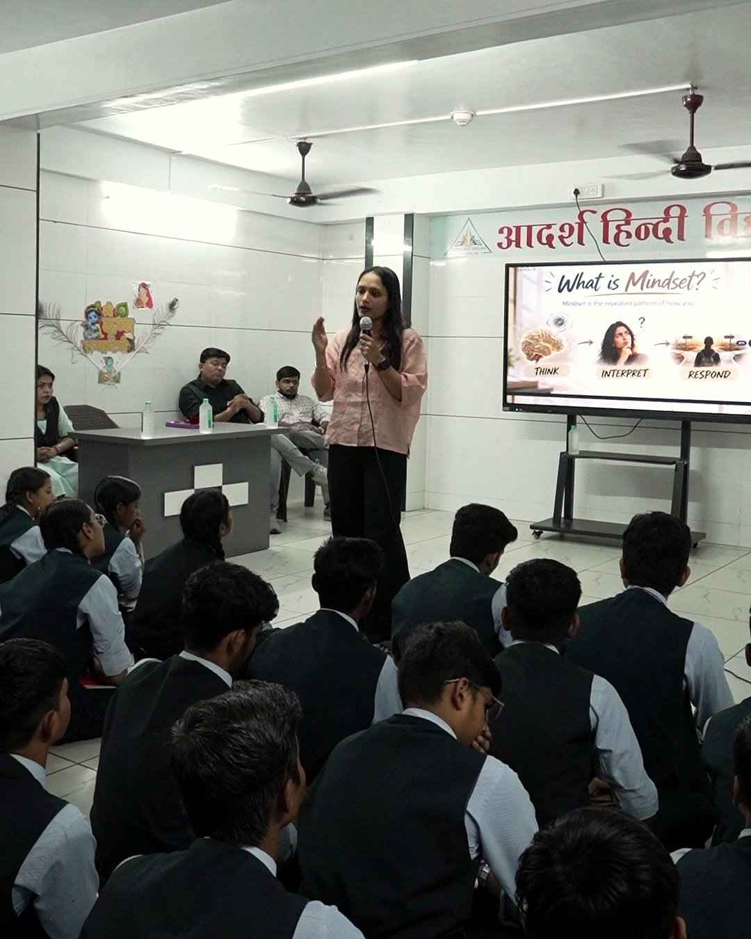 Home Pragna presenting a 'What is Mindset?' workshop